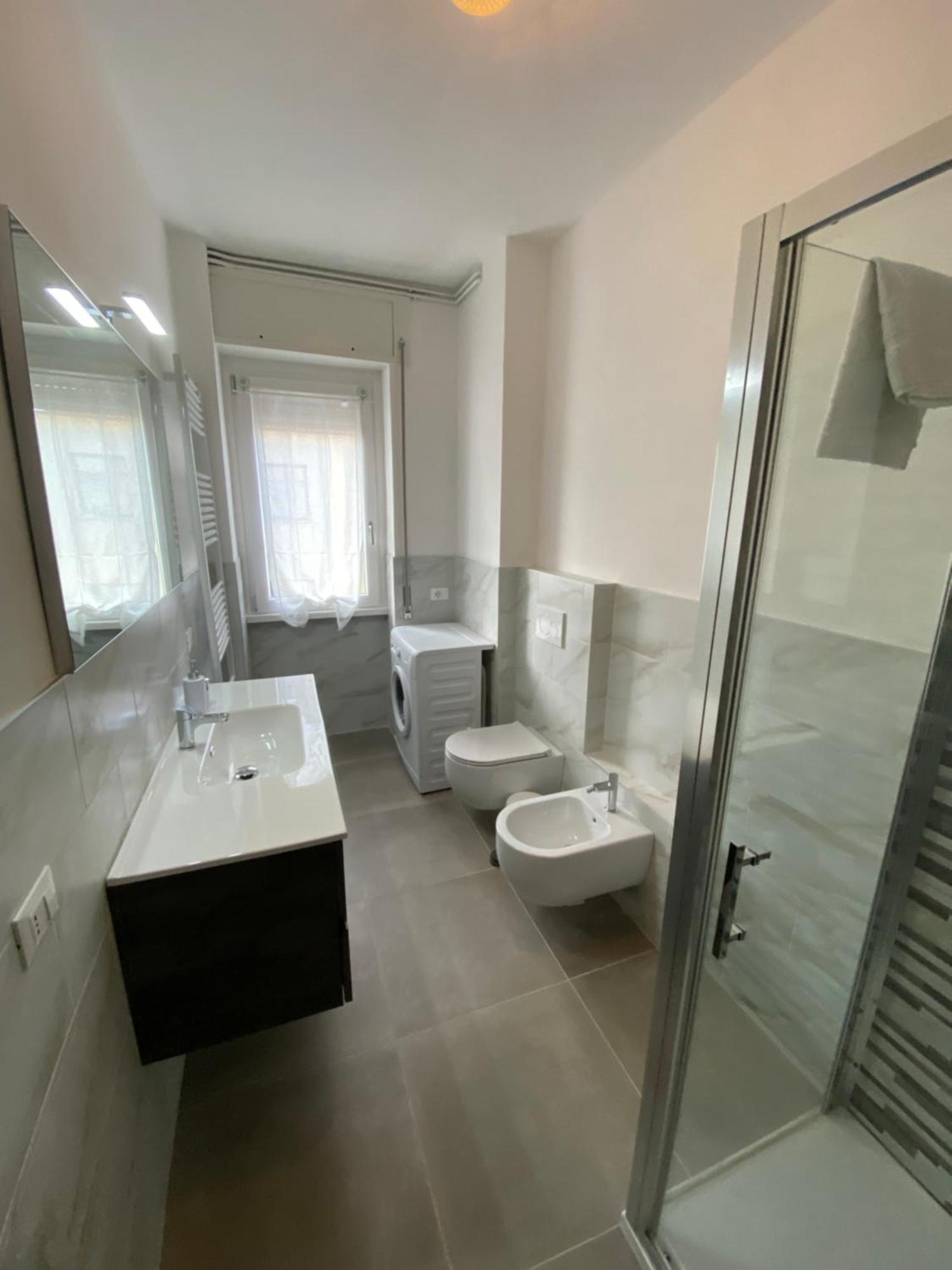 Cozy Lake Como Apartments Valmadrera Ngoại thất bức ảnh