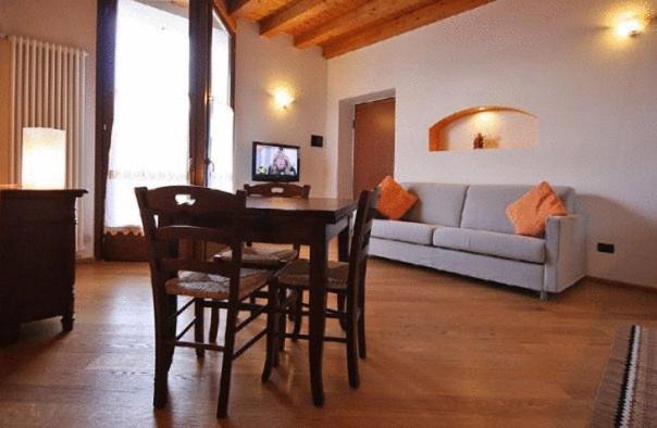 Cozy Lake Como Apartments Valmadrera Ngoại thất bức ảnh