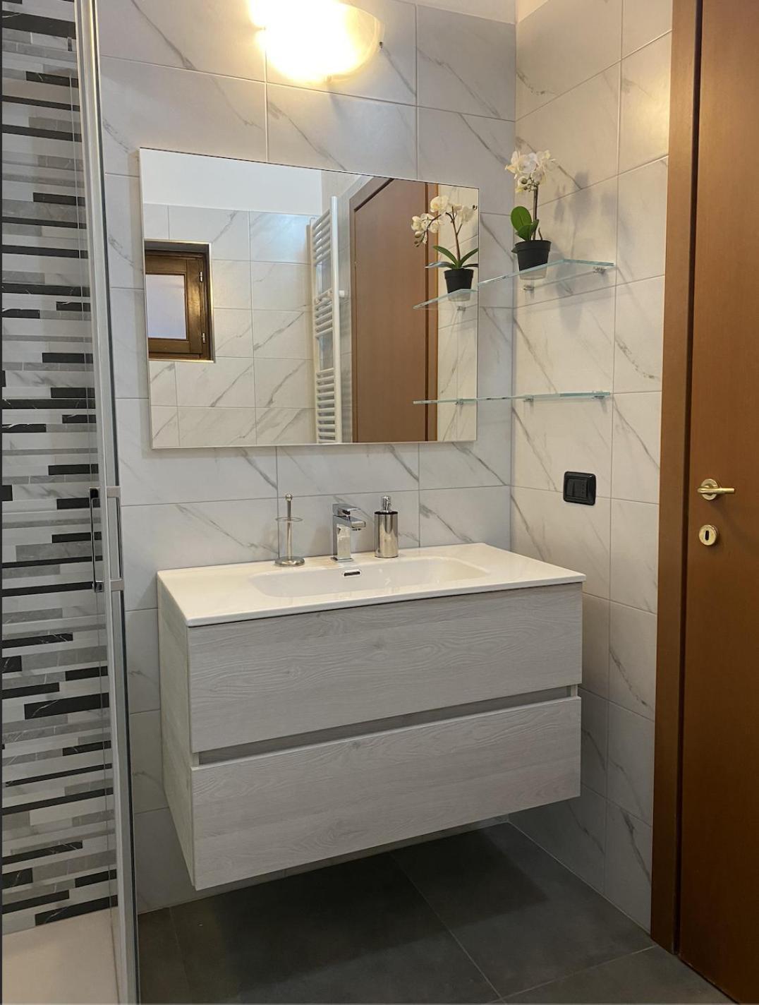 Cozy Lake Como Apartments Valmadrera Ngoại thất bức ảnh
